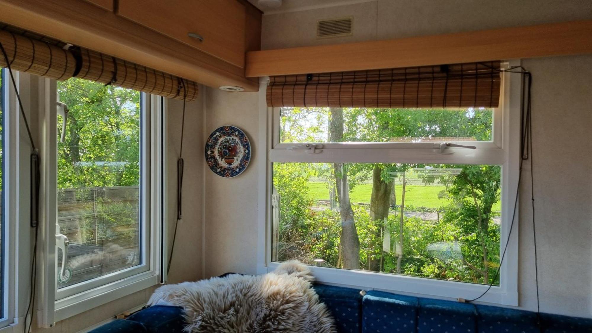 Farmer Farmyard Stays, Sleep Easy, Rural, Explore Camping *